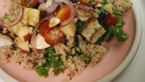 Nutrifam White Quinoa: Quinoa Salad with Sweet Potatoes and Apples